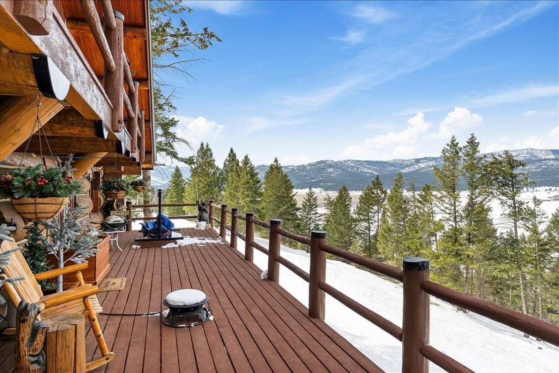 listing-625f2f30b7cc5-115ShawoodLn24.jpg