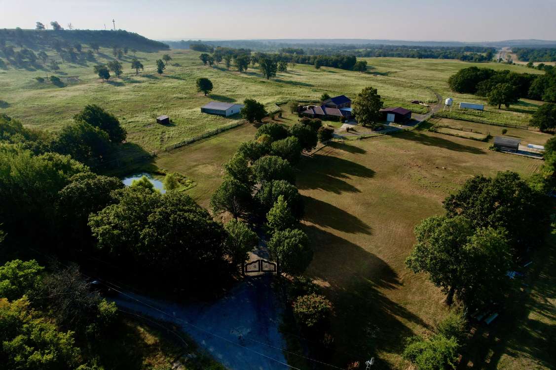 listing-65244acfab73d-dji_fly_20230825_083638_618_1692970859082_photo.jpeg