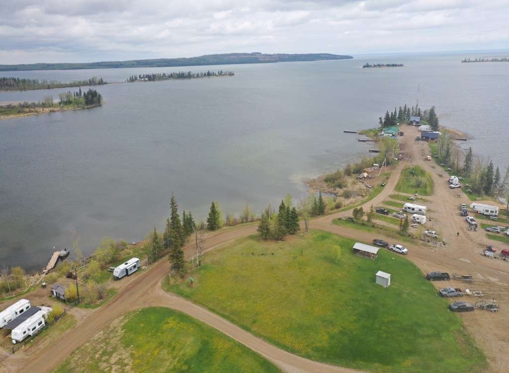 listing-684b5ca38fd2a-DoreLakeCAN_01.jpg