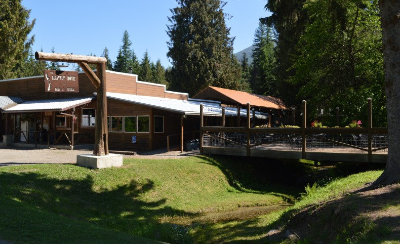 Halfway House Bar & Grill