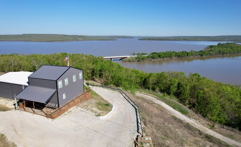 Boydston Lake Retreat
