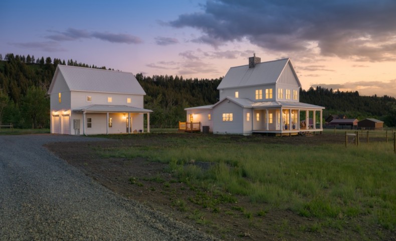 Exquisite Modern Farmhouse